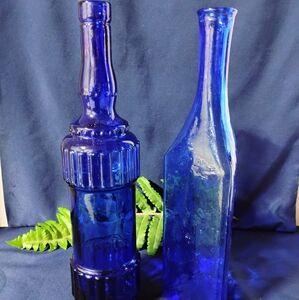 2 Decor Full Size Bottles